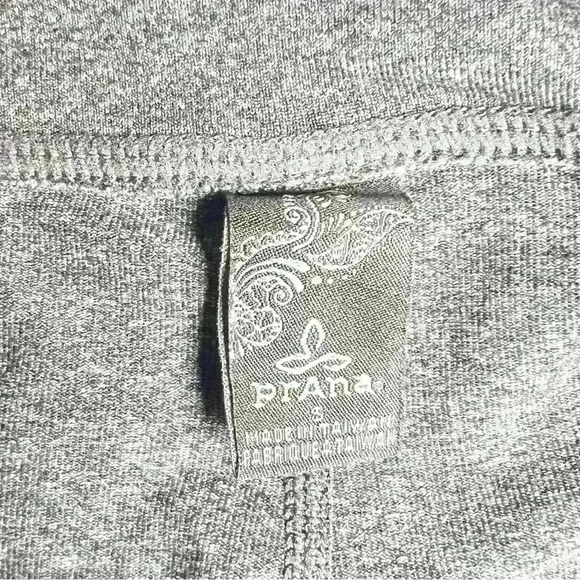 Prana Women’s Breathe Capri Mid Rise Leggings in Charcoal Gray Size Small - Picture 13 of 14